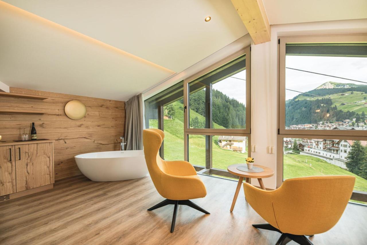 Garni Hotel Miara - Your Dolomites Home Сельва-ди-Валь-Гардена Экстерьер фото