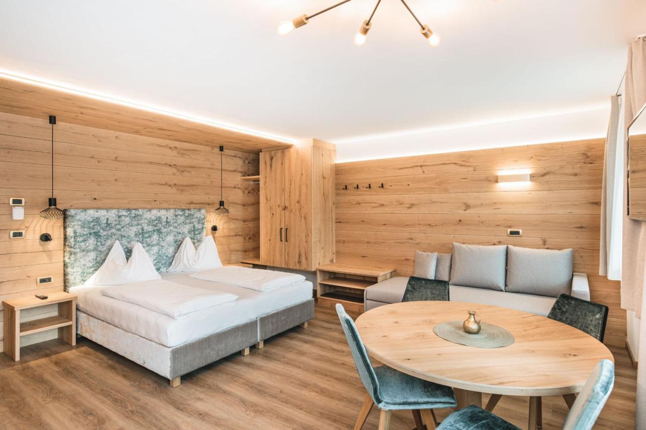 Garni Hotel Miara - Your Dolomites Home Сельва-ди-Валь-Гардена Экстерьер фото