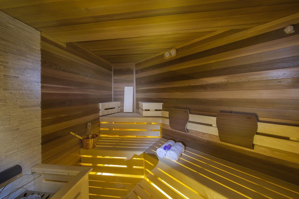 Garni Hotel Miara - Your Dolomites Home Сельва-ди-Валь-Гардена Экстерьер фото