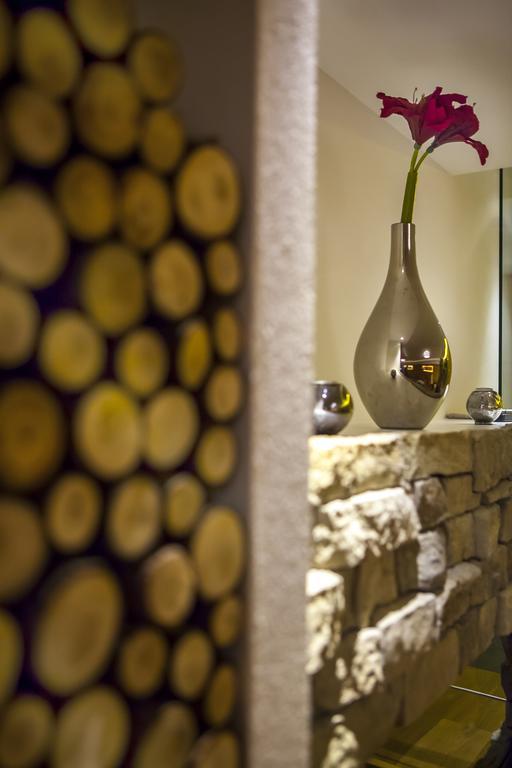 Garni Hotel Miara - Your Dolomites Home Сельва-ди-Валь-Гардена Экстерьер фото
