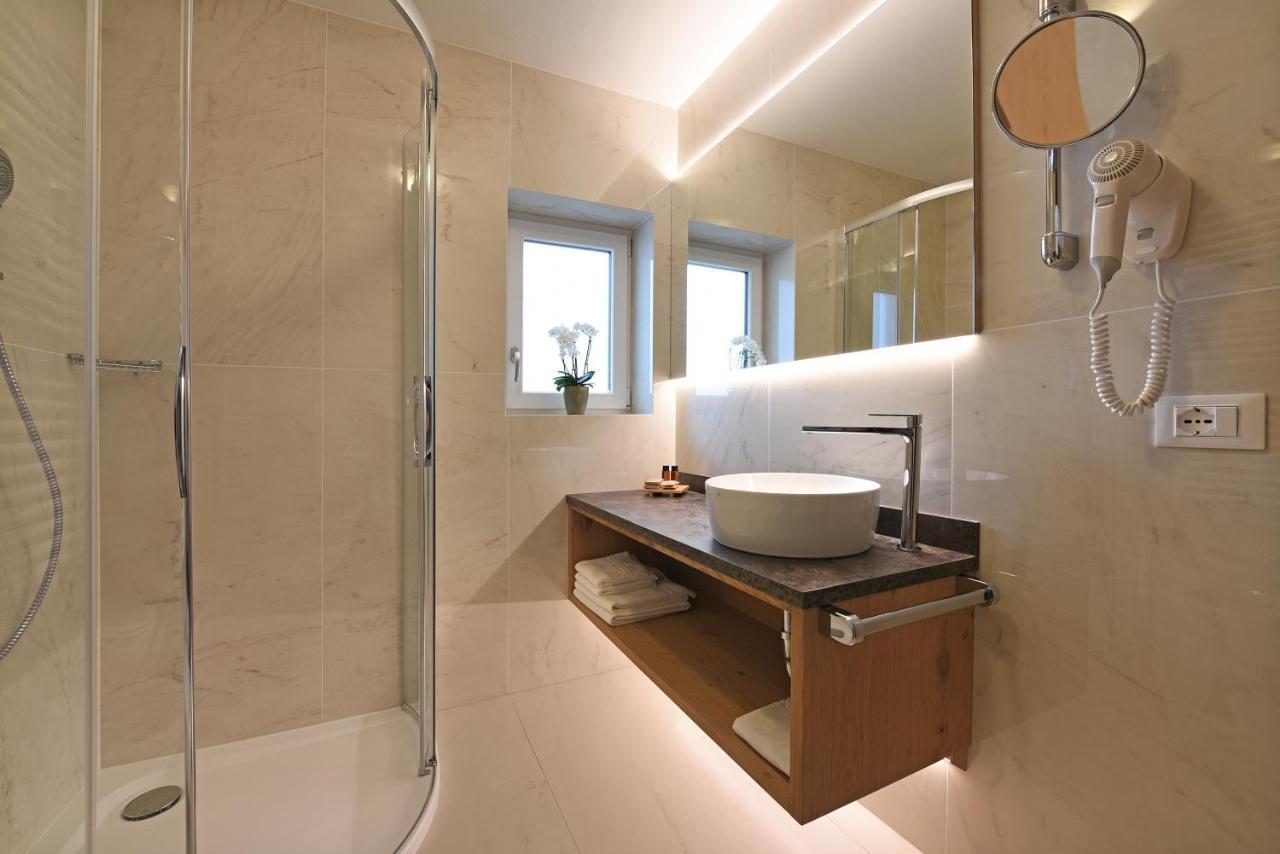 Garni Hotel Miara - Your Dolomites Home Сельва-ди-Валь-Гардена Экстерьер фото